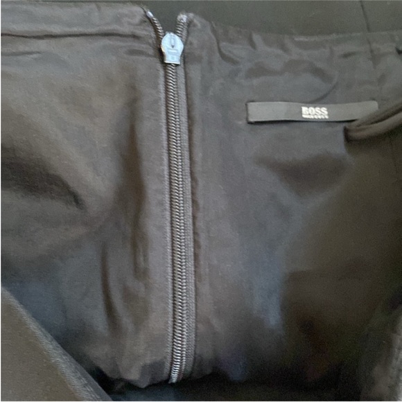 Hugo Boss Virona Pencil Skirt
Black basic business office classic size 6 - Picture 9 of 15